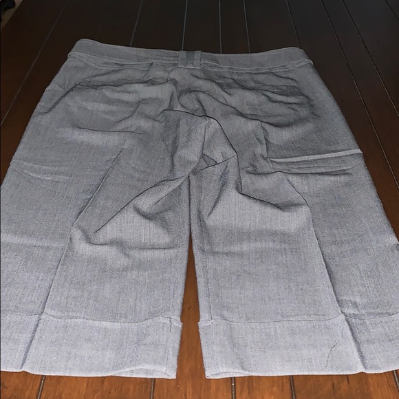 Larry Levine Dress Capri Pants. Size 12. - Picture 5 of 8